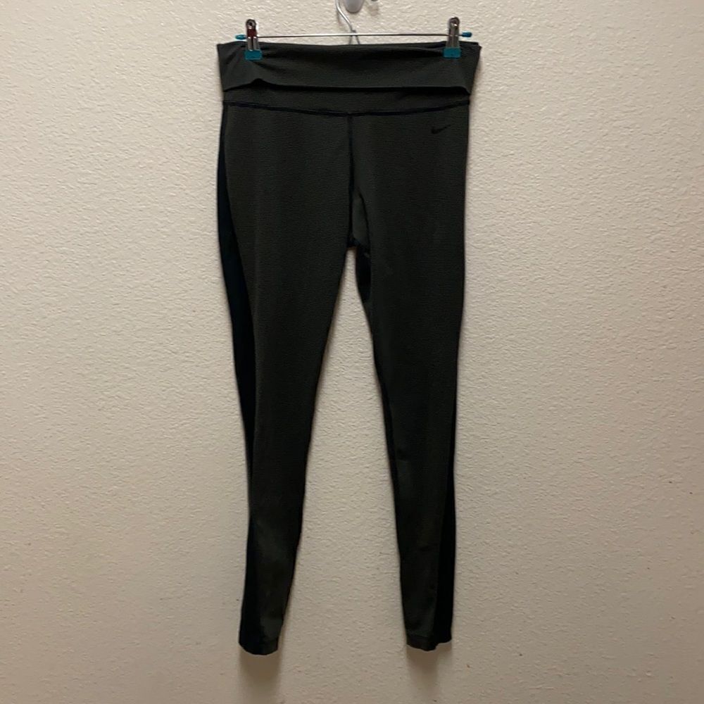 Nike Dri-Fit Striped Leggings Medium